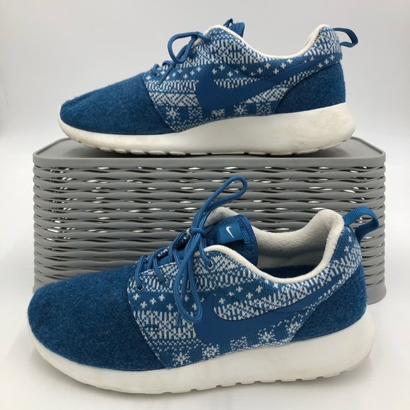 Nike Roshe One Winter Edition in Blue Size 8 - Picture 1 of 8